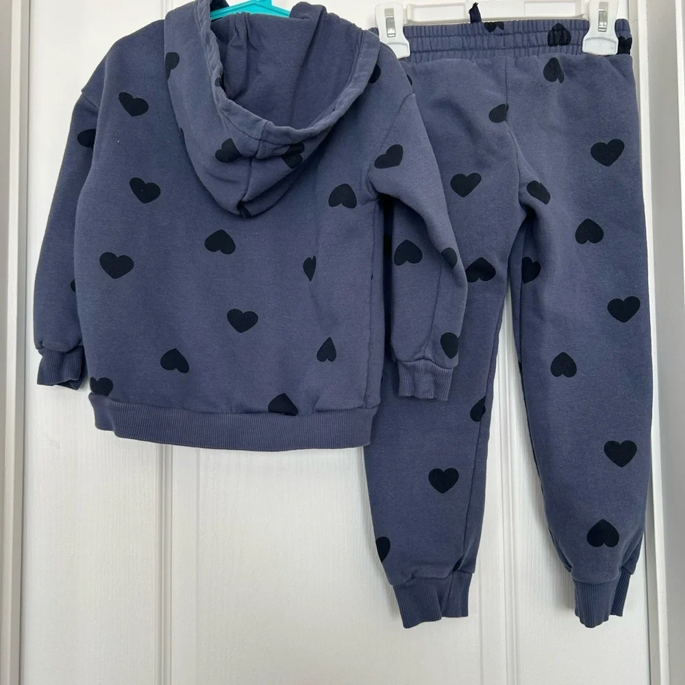 H&M Heart Print Sweatsuit Set - Picture 3 of 8